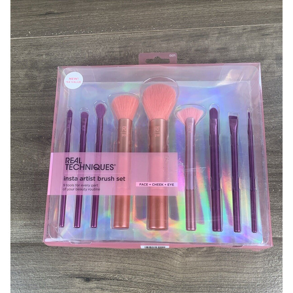 Real Techniques Insta Artist Brush Kit, Face, Cheek & Eye Brush 9 Piece Gift Set - Picture 2 of 16